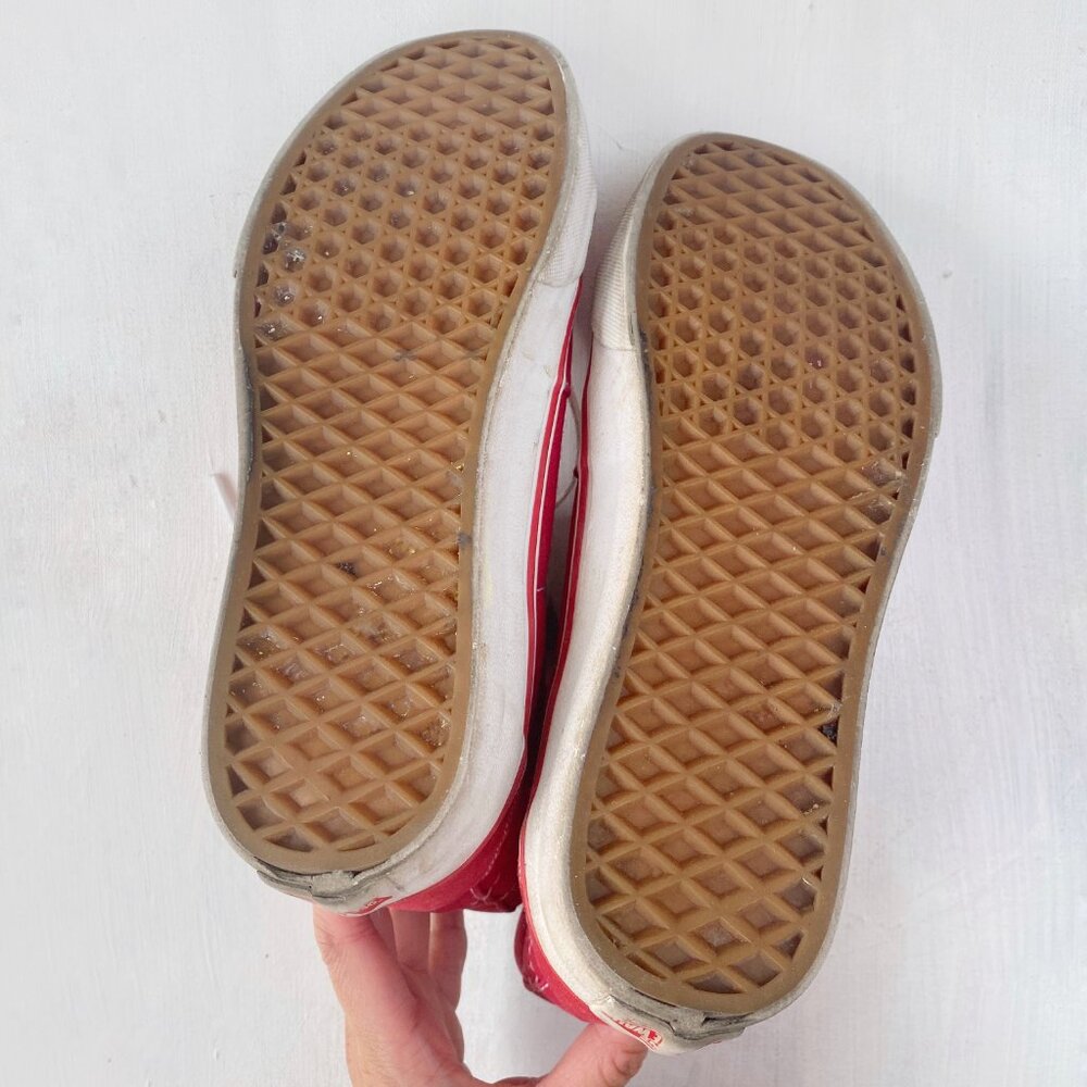 Van's SK8-Hi in Racing Red & White - Picture 5 of 8